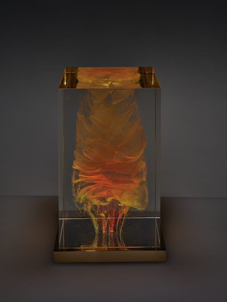 1.5QH 15 - optical glass with bubbles, light, filter, aluminium base  H 22cm